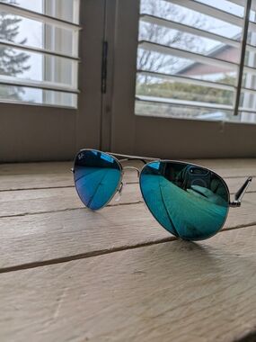 Ray-Ban Men’s Aviator Sunglasses - Silver Frame with Blue Mirrored Lenses